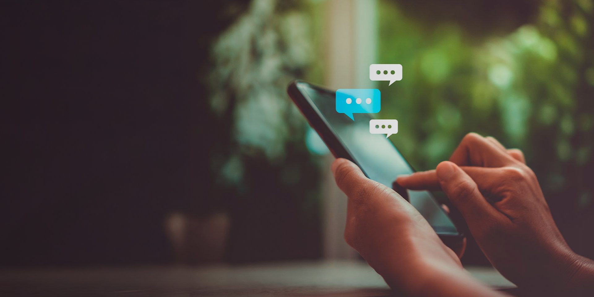 Tendencias en comunicación empresarial 2025 con voz, chat y mensajería